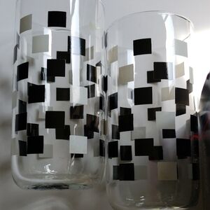 Libbey Surburban Square Design Pattern Tumblers (2)